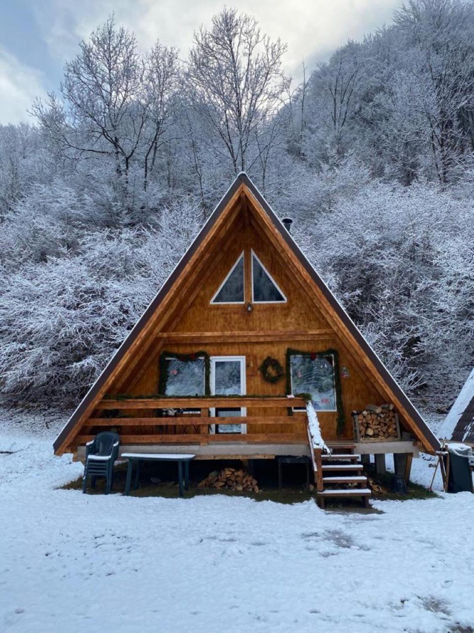 Vila Cabanutze Satic Rucăr Exteriér fotografie