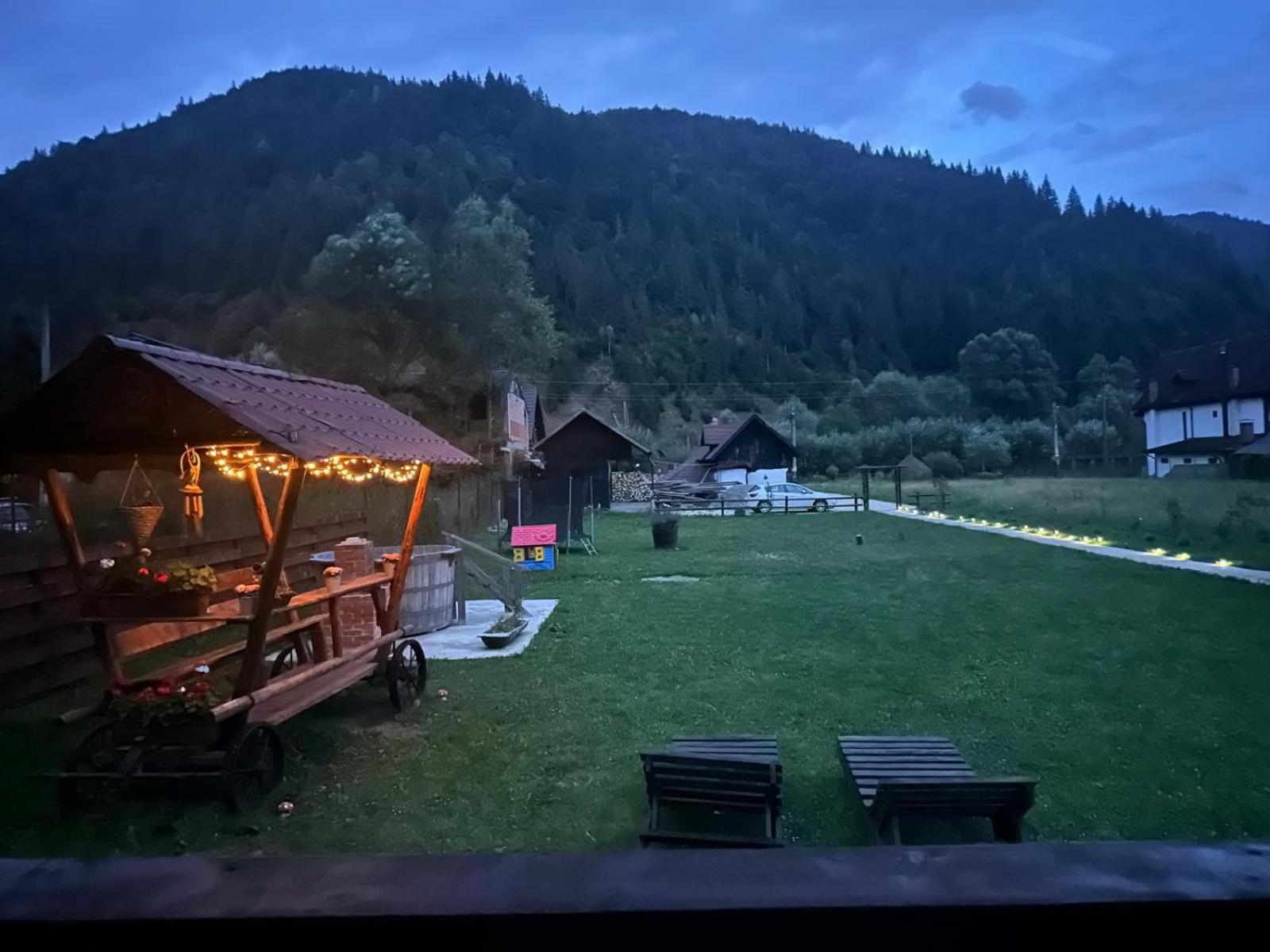 Vila Cabanutze Satic Rucăr Exteriér fotografie