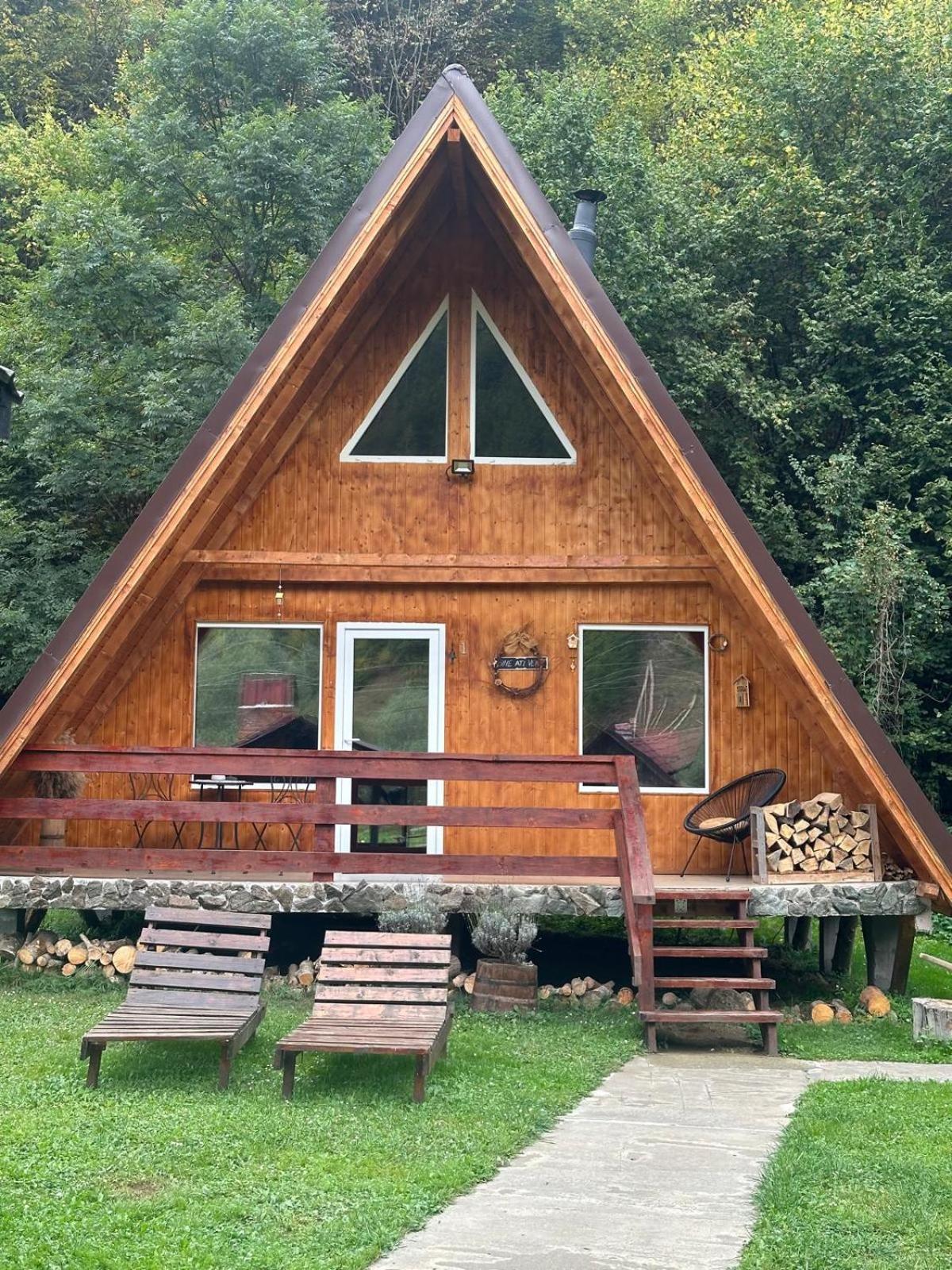 Vila Cabanutze Satic Rucăr Exteriér fotografie